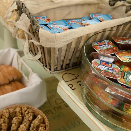 Timoleon מלון לימנאס