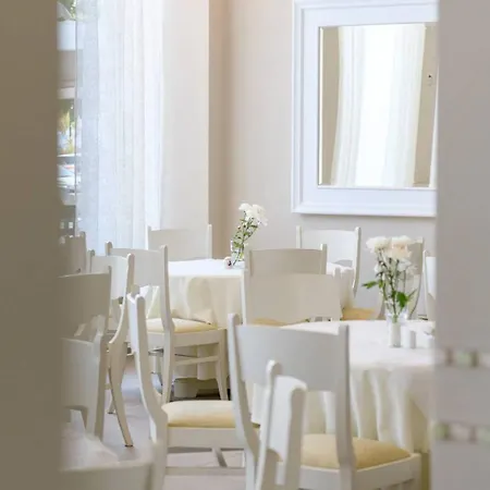 Timoleon Hotel 3*